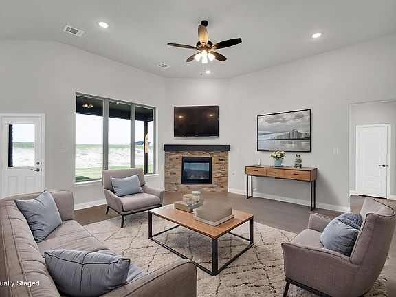 3rd image of 124 Lila Lake Dr
