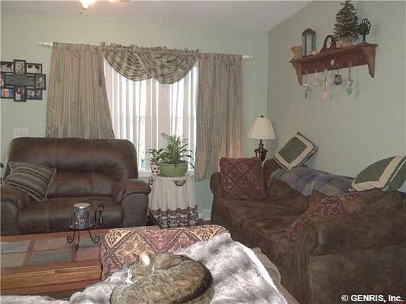 5th image of 2 Douglas Dr