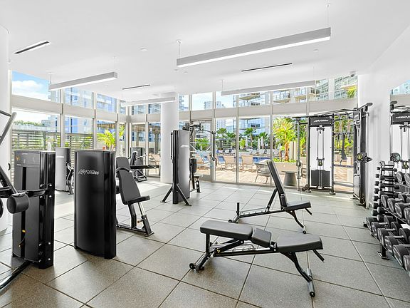 3rd image of 1388 Kapiolani Blvd