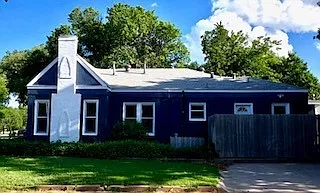 502 Sayles Blvd — Photo 2