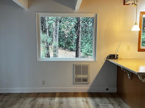 4th image of 25864 Sugar Pine Dr
