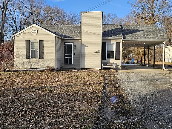 5th image of 820 Airport Rd