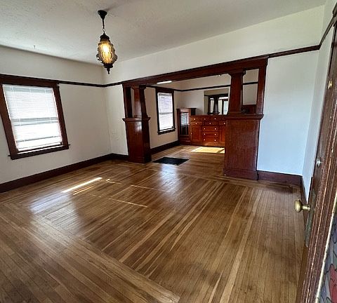 2nd image of 325 Alabama St
