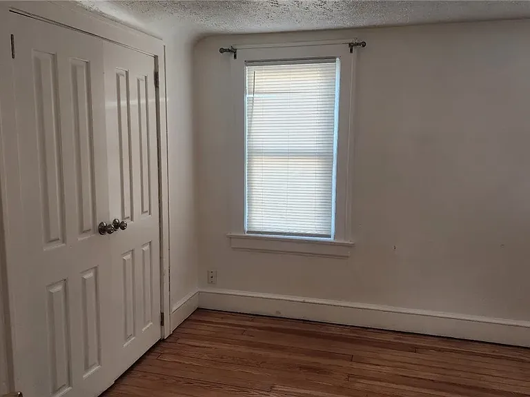 853 Russell Ave — Photo 9