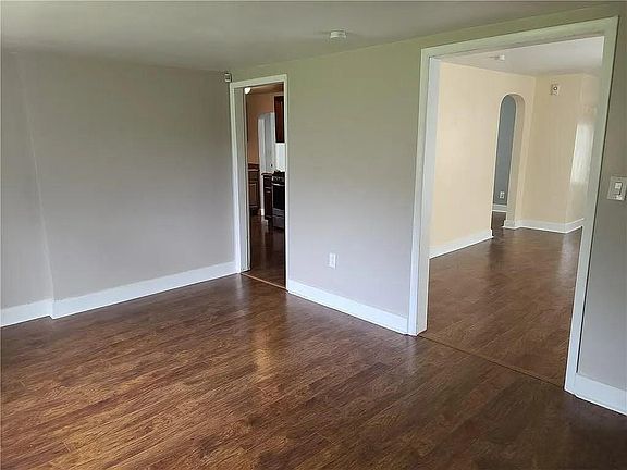 5th image of 110 W Orchard Springs Dr