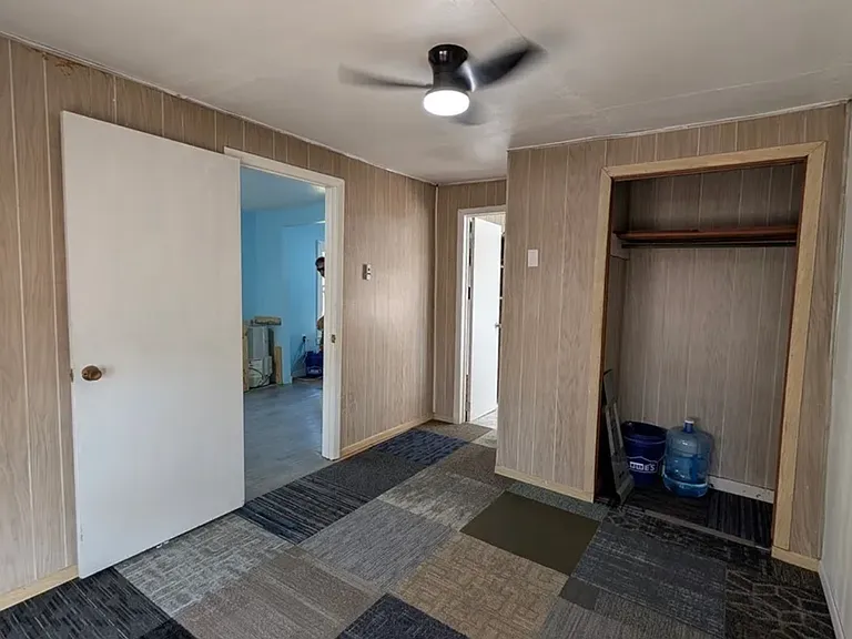 916 E Henrietta Ave — Photo 9