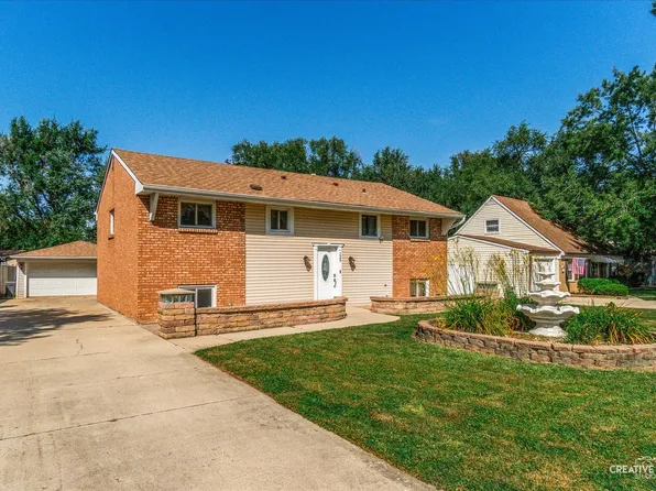 129 Oxford Rd, Bolingbrook, IL 60440