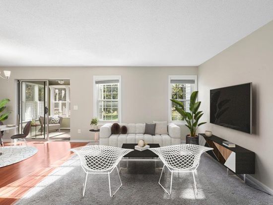 14051 Pennock Ave, Apple Valley, MN 55124