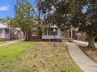 19712 Santa Barbara Dr, Detroit, MI 48221