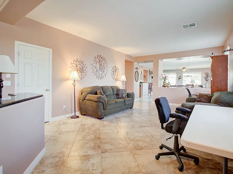 22896 W Arrow Dr — Photo 13