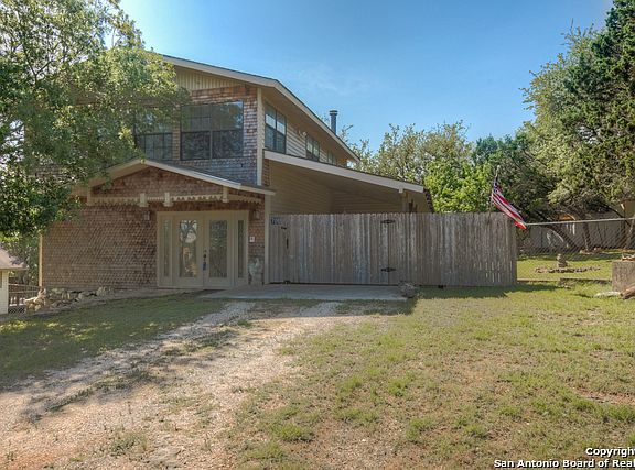 2nd image of 700 Ramblewood Dr