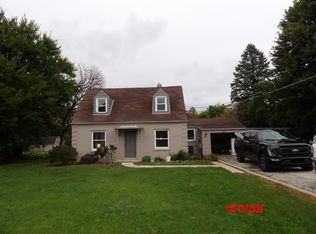206 E Camp McDonald Rd, Prospect Heights, IL 60070