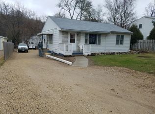 230 Kinzie Ave, Fontana, WI 53125