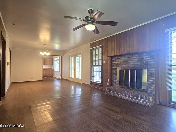 3rd image of 1236 Normandy Rd