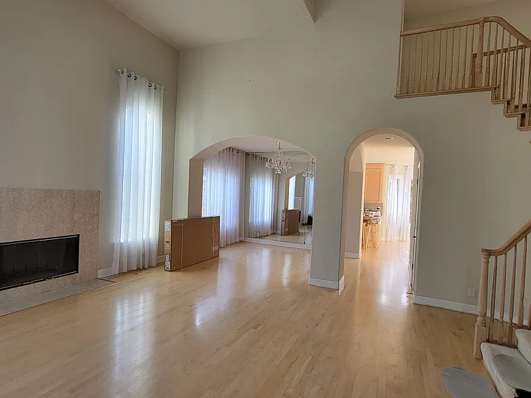 10553 Johnson Ave — Photo 4