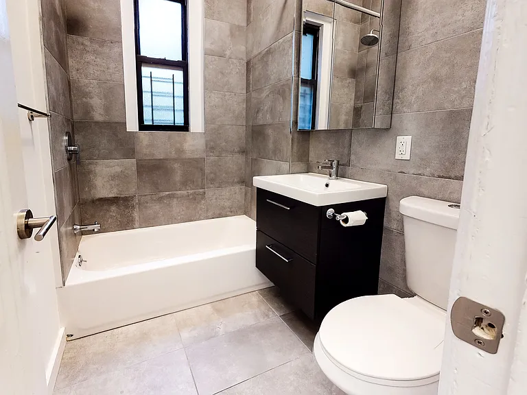 561 W 140th St #1 — Photo 4