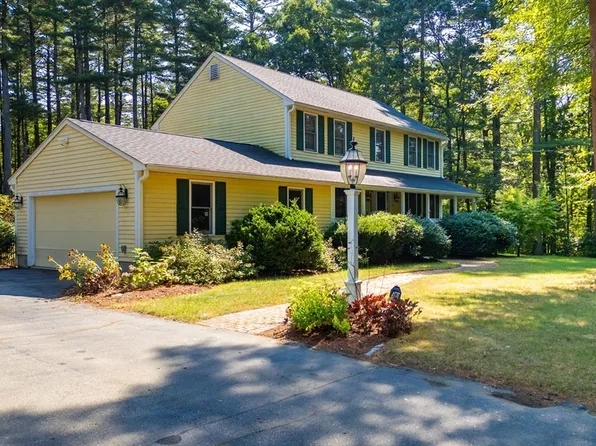 11 Boutas Dr, Norton, MA 02766