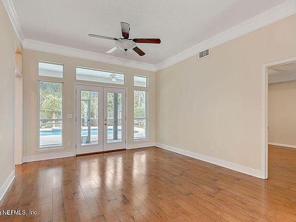 2nd image of 13886 Windsor Park Dr N