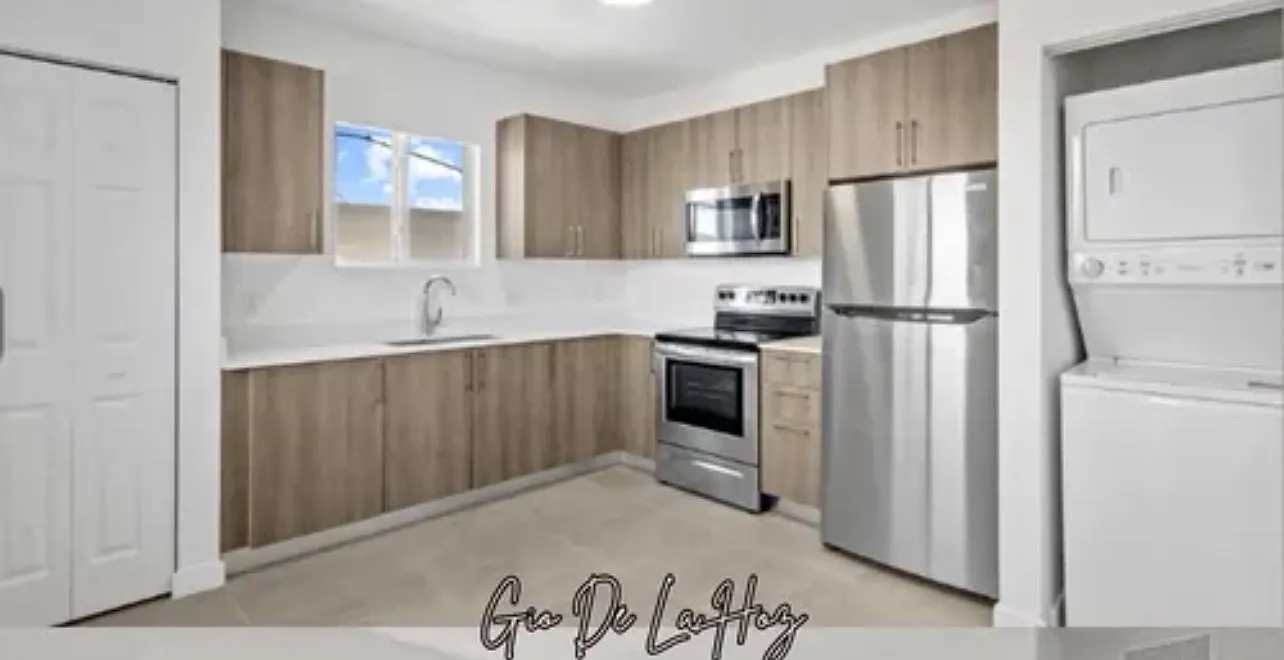 1295 W 69th St — Photo 2