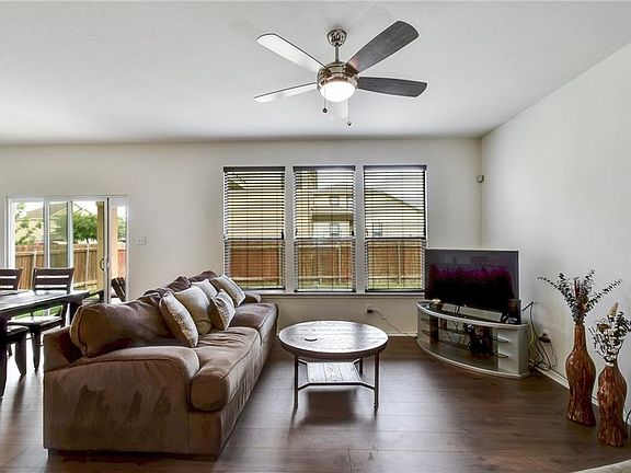 5th image of 270 Apricot Dr