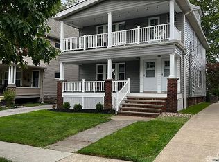 1277 Bonnieview Ave, Lakewood, OH 44107