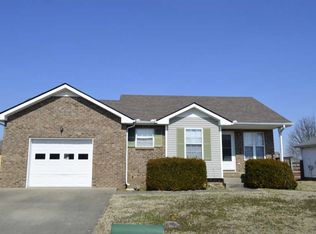 225 Grassmire Dr, Clarksville, TN 37042