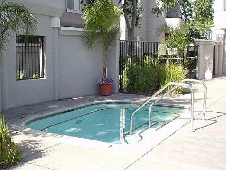 Alcantara Home Apts — Photo 7