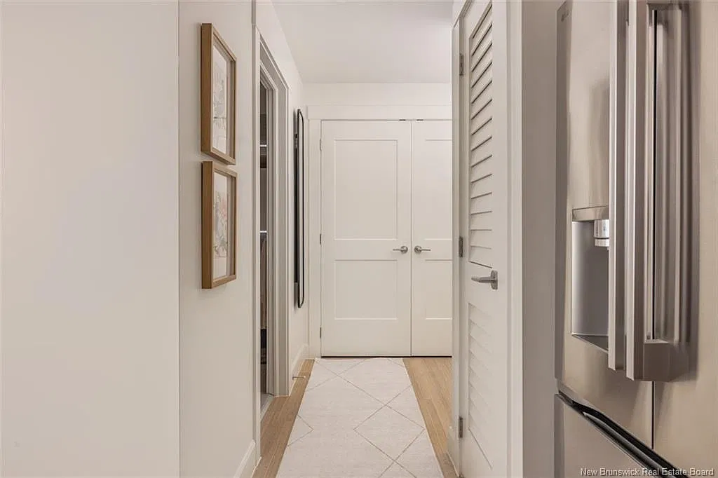 2 bed, 2.0 bath, 1143 sqft, $5,300 — Photo 2