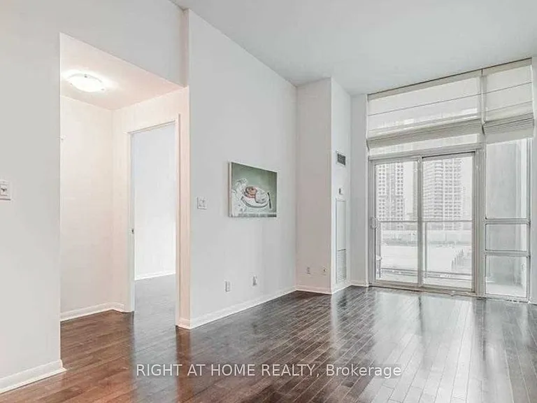 3391 Bloor St W #515 — Photo 16