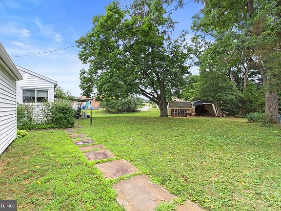 4th image of 2470 Carlisle Rd