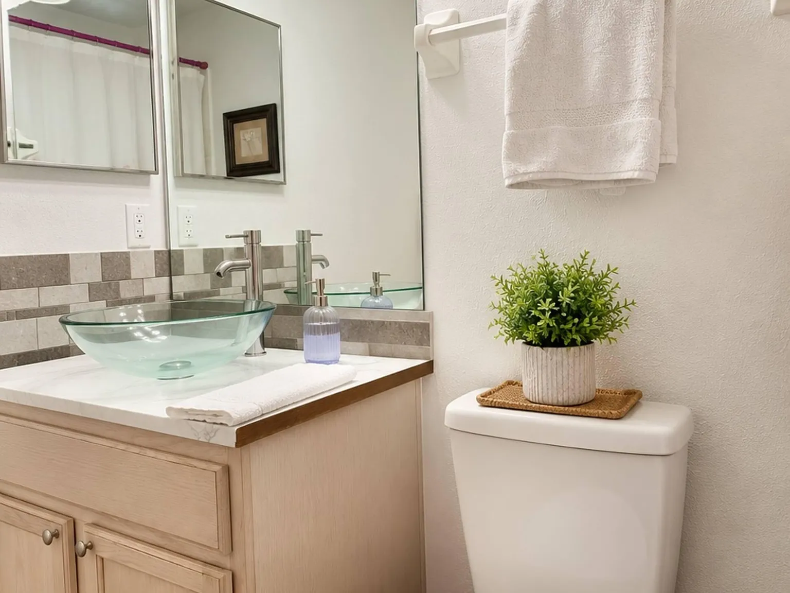 4 bed, 4.0 bath, 3000 sqft, $1,139 — Photo 3