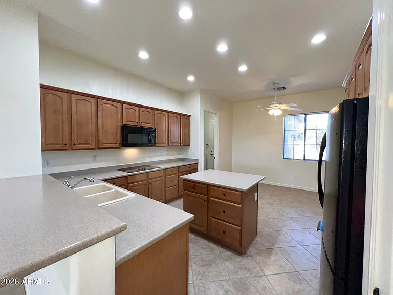 14313 W Alvarado Dr — Photo 8
