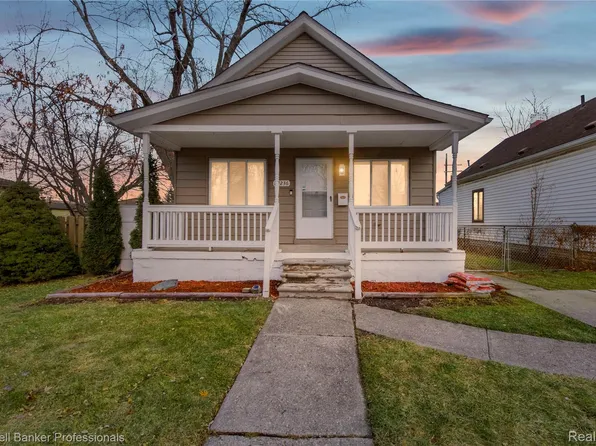 24236 Shakespeare Ave, Eastpointe, MI 48021