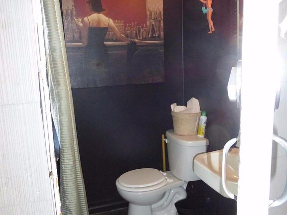 5th image of 572-574 Castro St