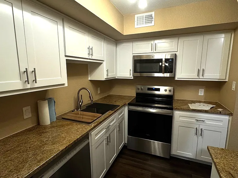 2314 Bamboo Dr #I105 — Photo 2