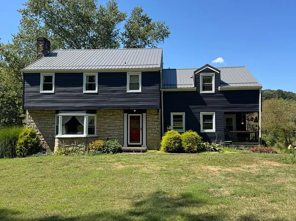 101 Striker Rd, Freeport, PA 16229