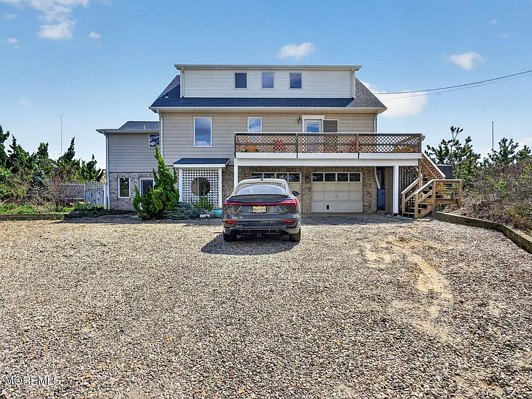 1521 Ocean Ave — Photo 12