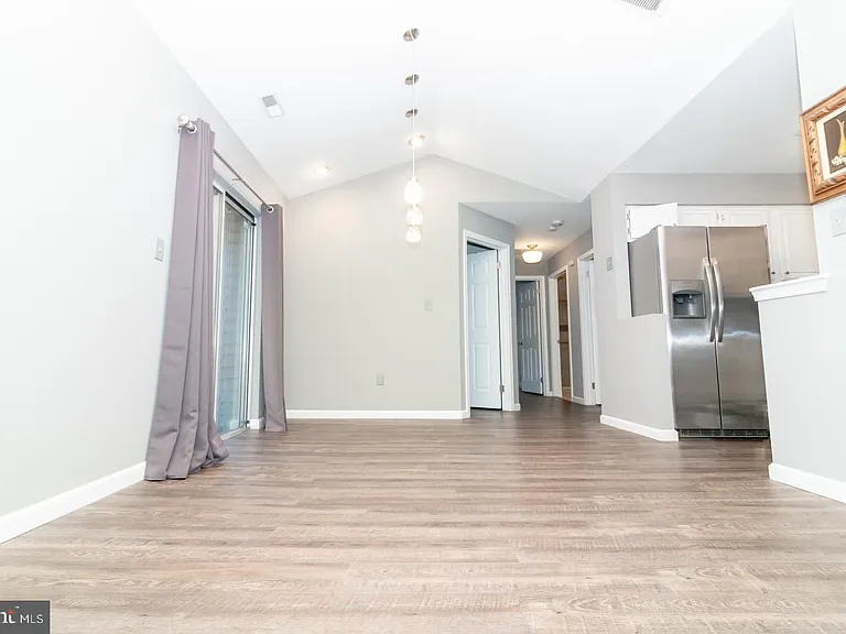 721 Walden Cir — Photo 6