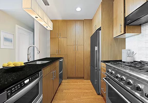 2nd image of 5-49 Borden Ave #5M