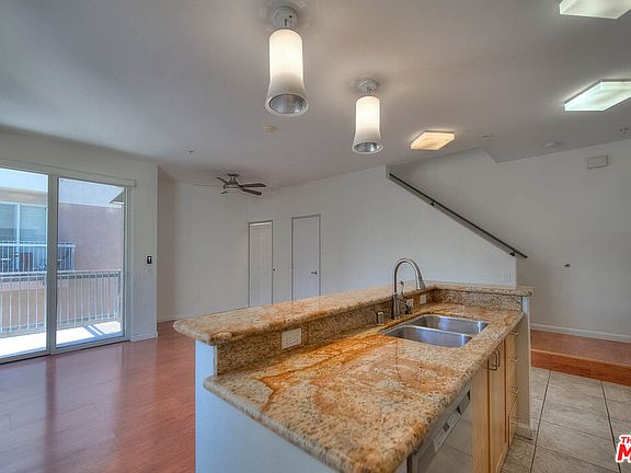 4th image of 302 E 19th St APT 7