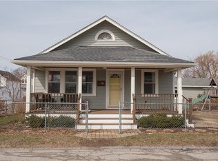 96 Gormley Ave, Portsmouth, RI 02871
