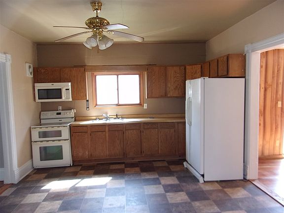3rd image of 307 1st Ave SW