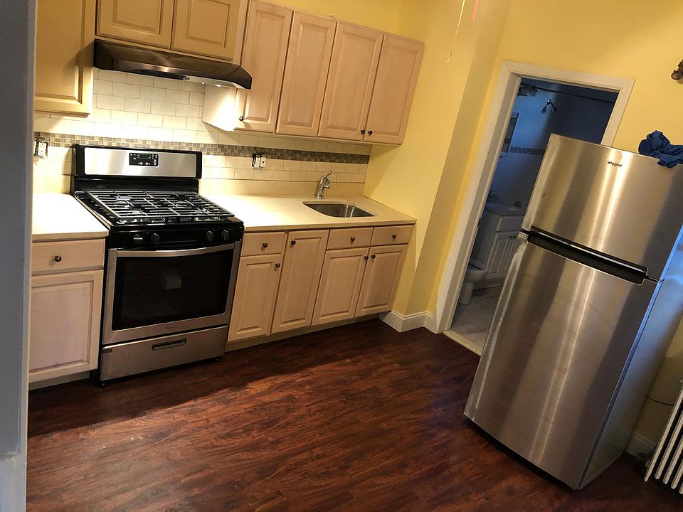 1st image of 42 Brook St APT 3