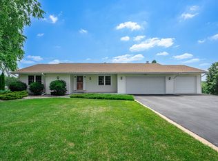 12581 Greensview Dr, Roscoe, IL 61073