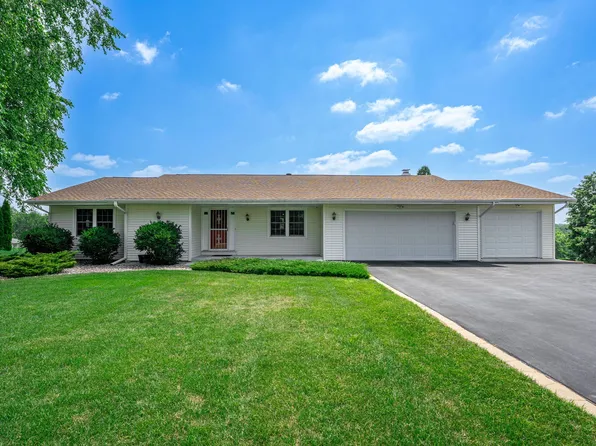 12581 Greensview Dr, Roscoe, IL 61073