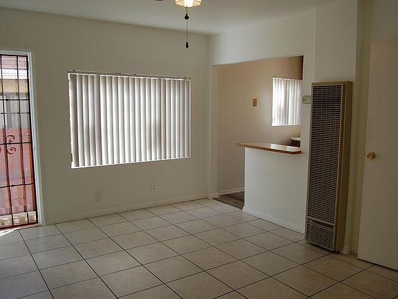 3rd image of 627 W Sepulveda St