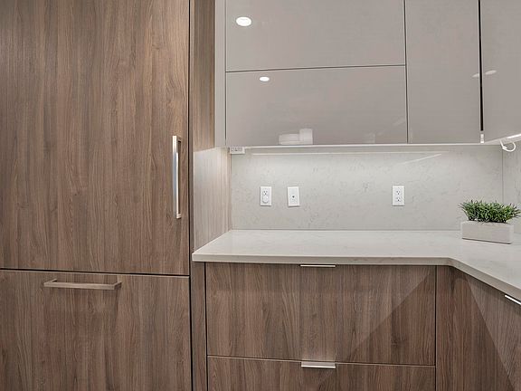 4th image of 9 Avenue At Port Imperial #605