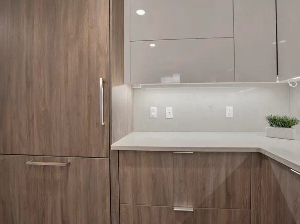 9 Avenue At Port Imperial image 4 of 50