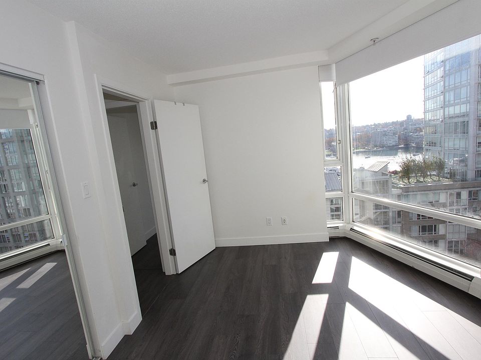 1st image of 1201 Marinaside Cres #1105