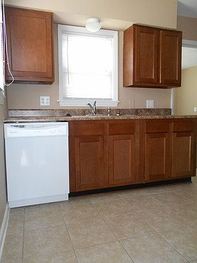 5th image of 541 Sharon Ln